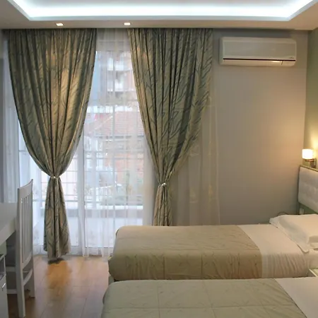 Center فندق تيرانا