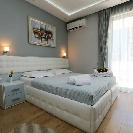 Center 4* Tirana